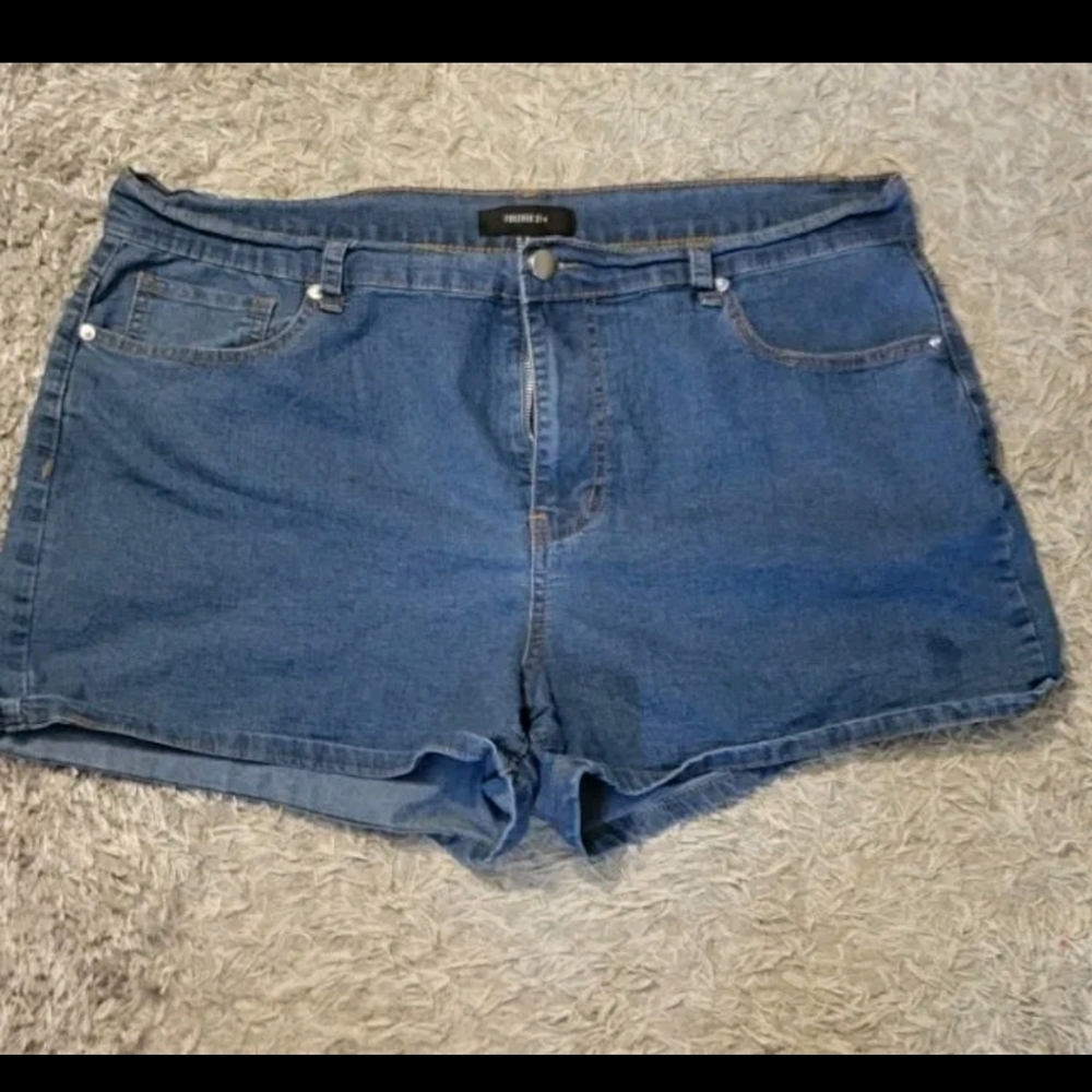 FOREVER 21 Women's Medium Wash Denim Shorts Size 16